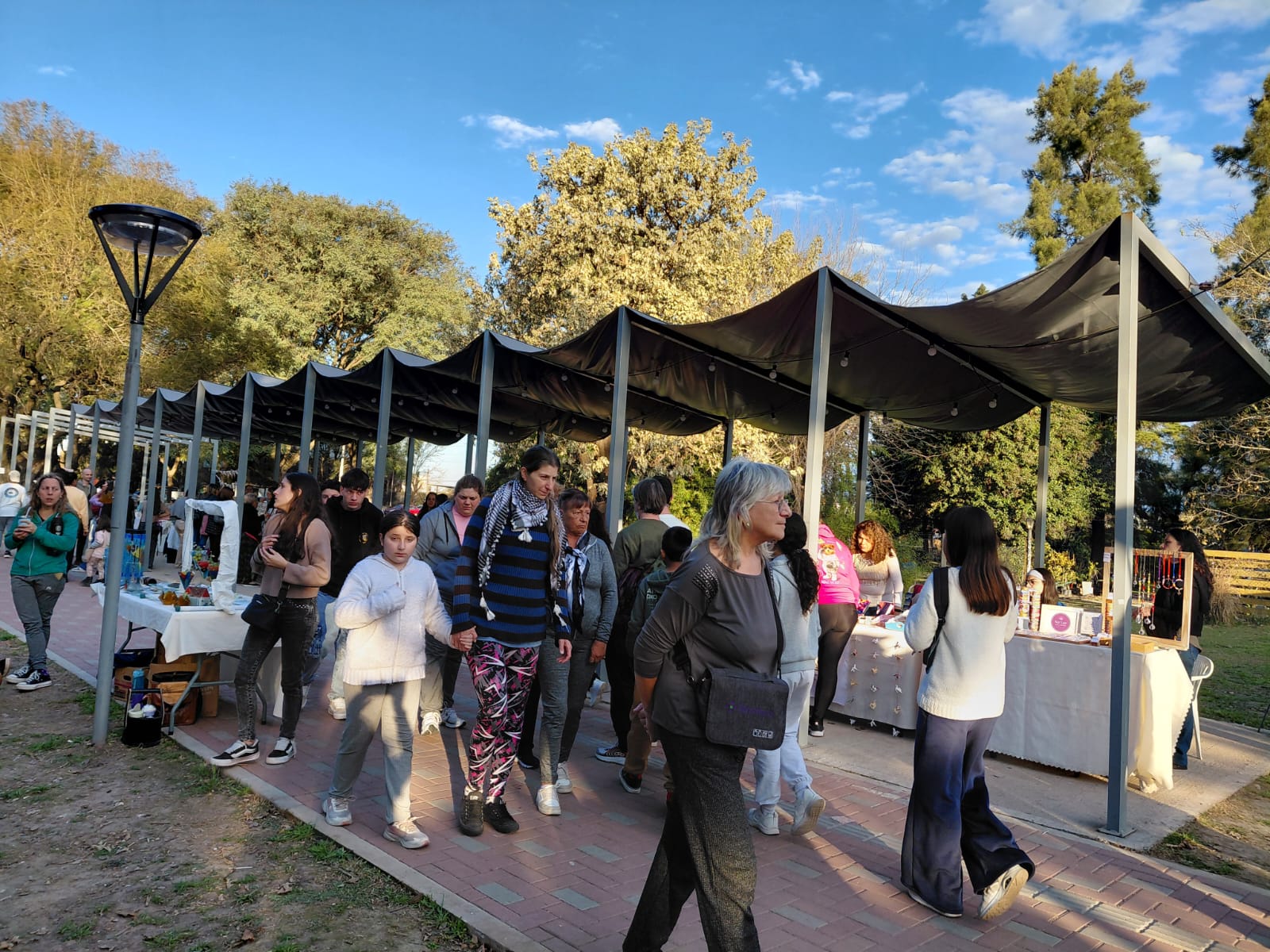 Paseo de los Artesanos: este finde habrá “vouchers de descuento” y números para un sorteo por el Día del Amigo